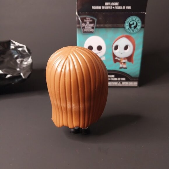 Disney: Nightmare Before Christmas Mini Funko Sally - Picture 4 of 6
